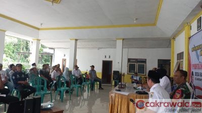 Babinsa Randucangkring Kawal Langsung Musdes Pembentukan Koperasi Merah Putih