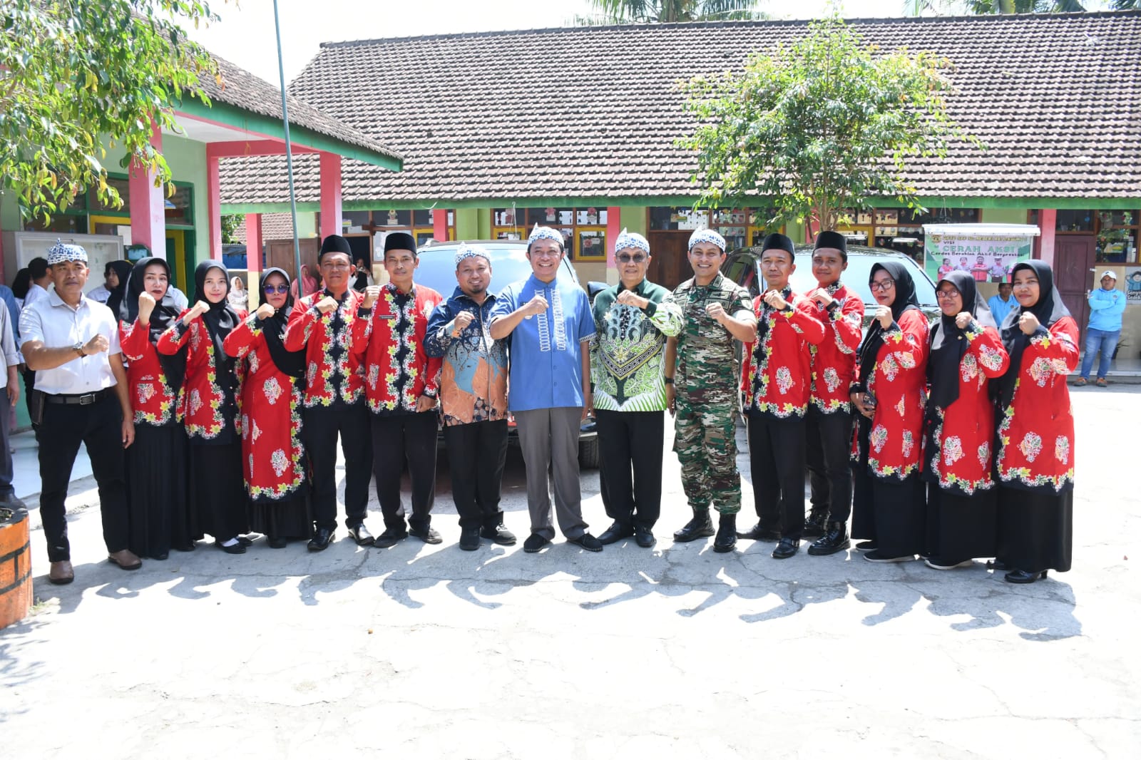 Dandim 0822 dan Forkopimda Resmikan Grand Launching SPPG Rejoagung Kab Bondowoso