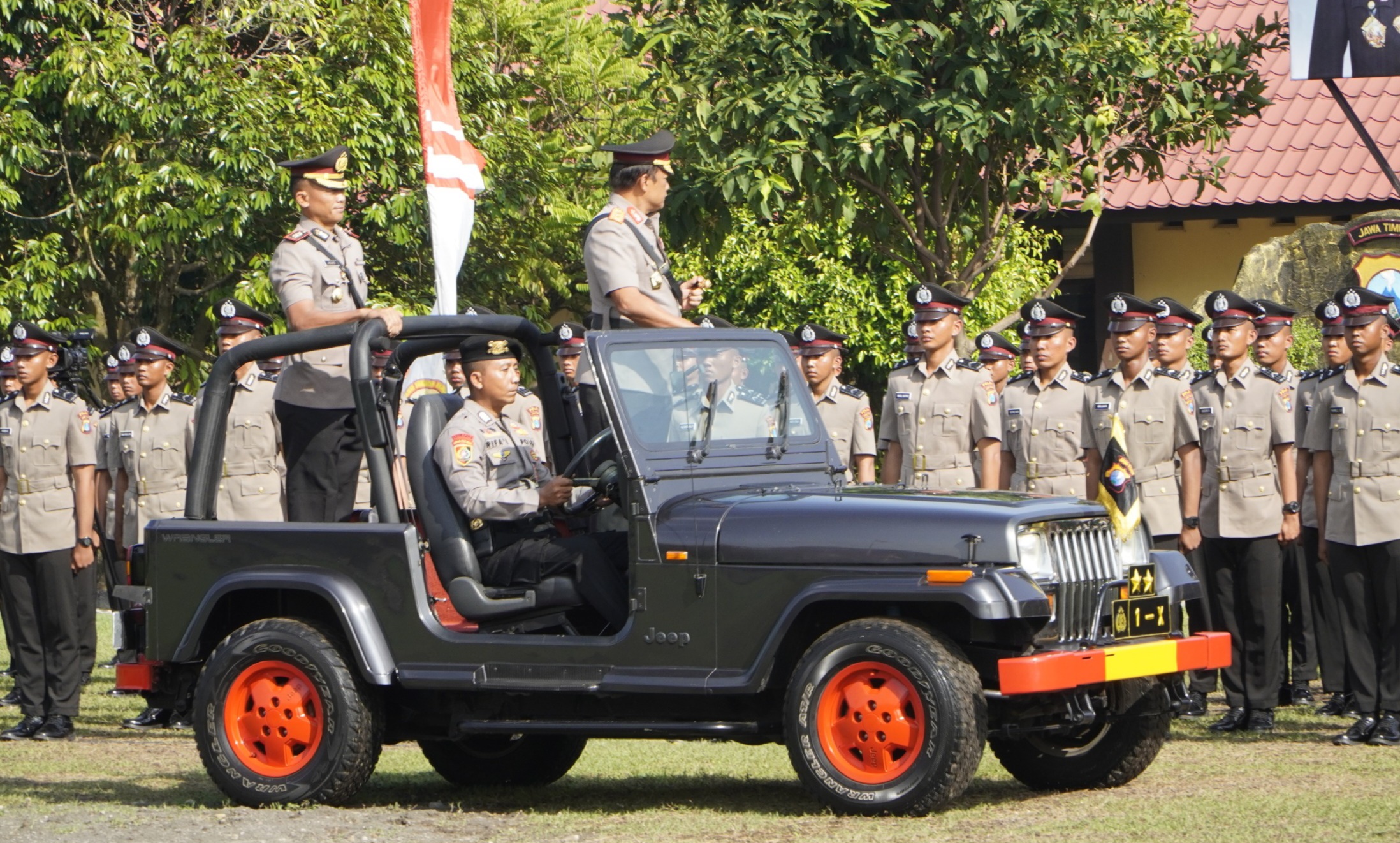 Lantik 247 Bintara Remaja, Kapolda Jatim : Jadilah Penjaga Kehidupan dan Peradaban