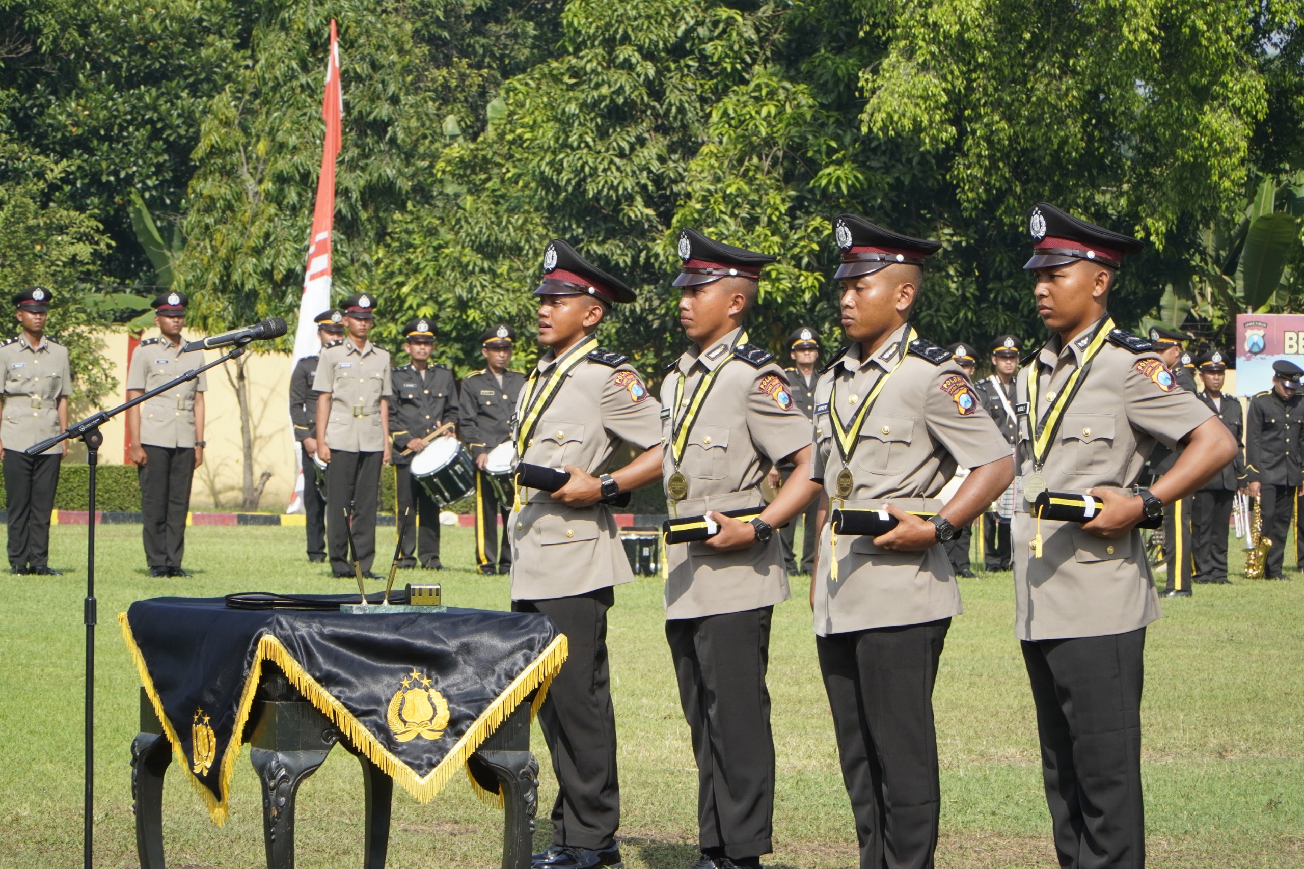 Anak Petani hingga Montir Jadi Lulusan Terbaik Bintara Remaja SPN Polda Jatim