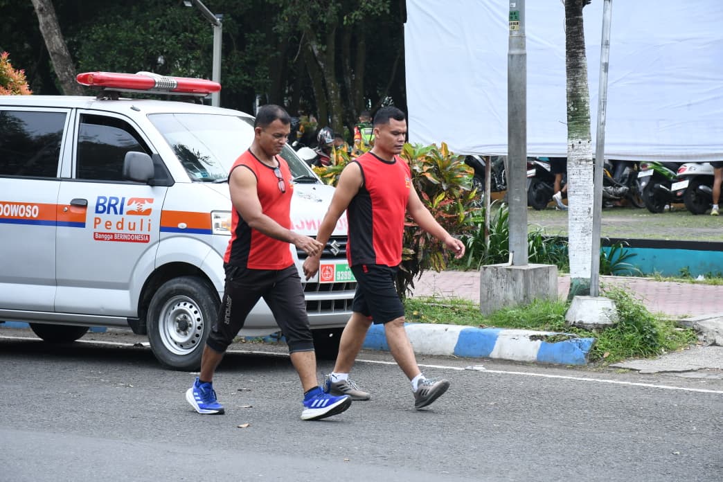 Awali Tahun 2026, Personel Kodim 0822 Bondowoso Gelar Olahraga Bersama demi menjaga Kesehatan