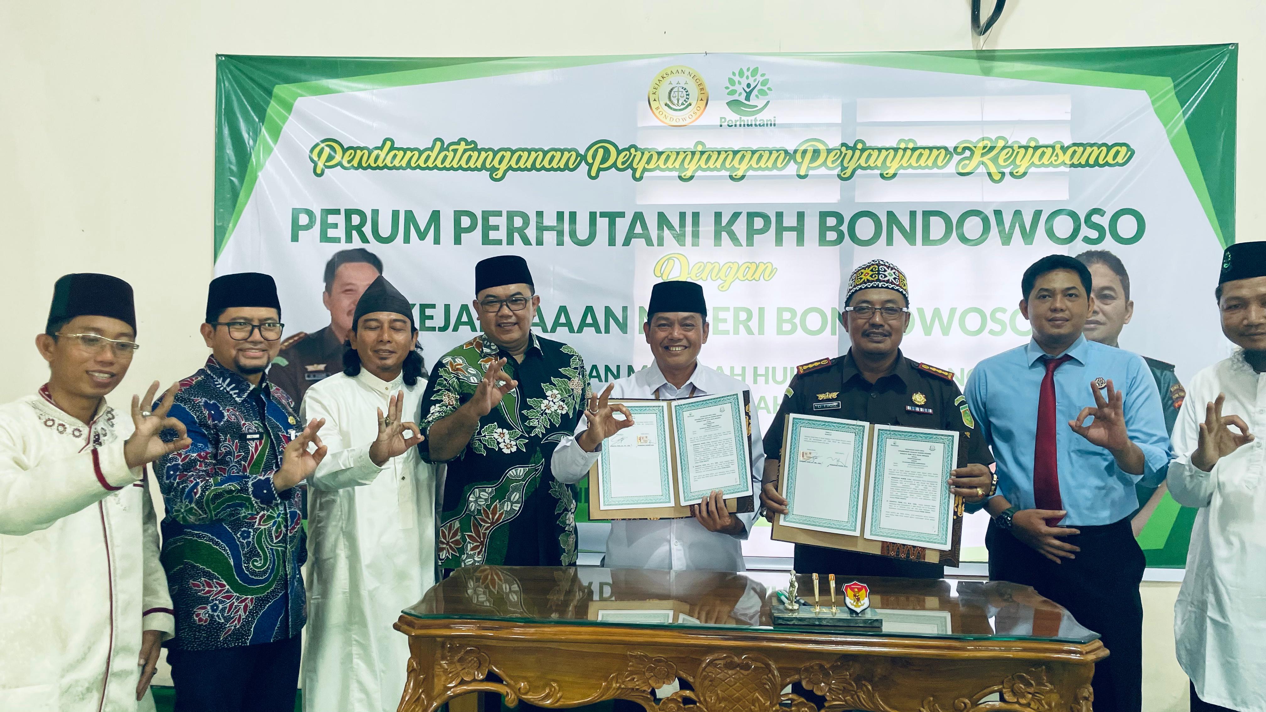 Penandatanganan Perpanjangan Kerjasama Perhutani KPH Bondowoso Dengan Kejaksaan