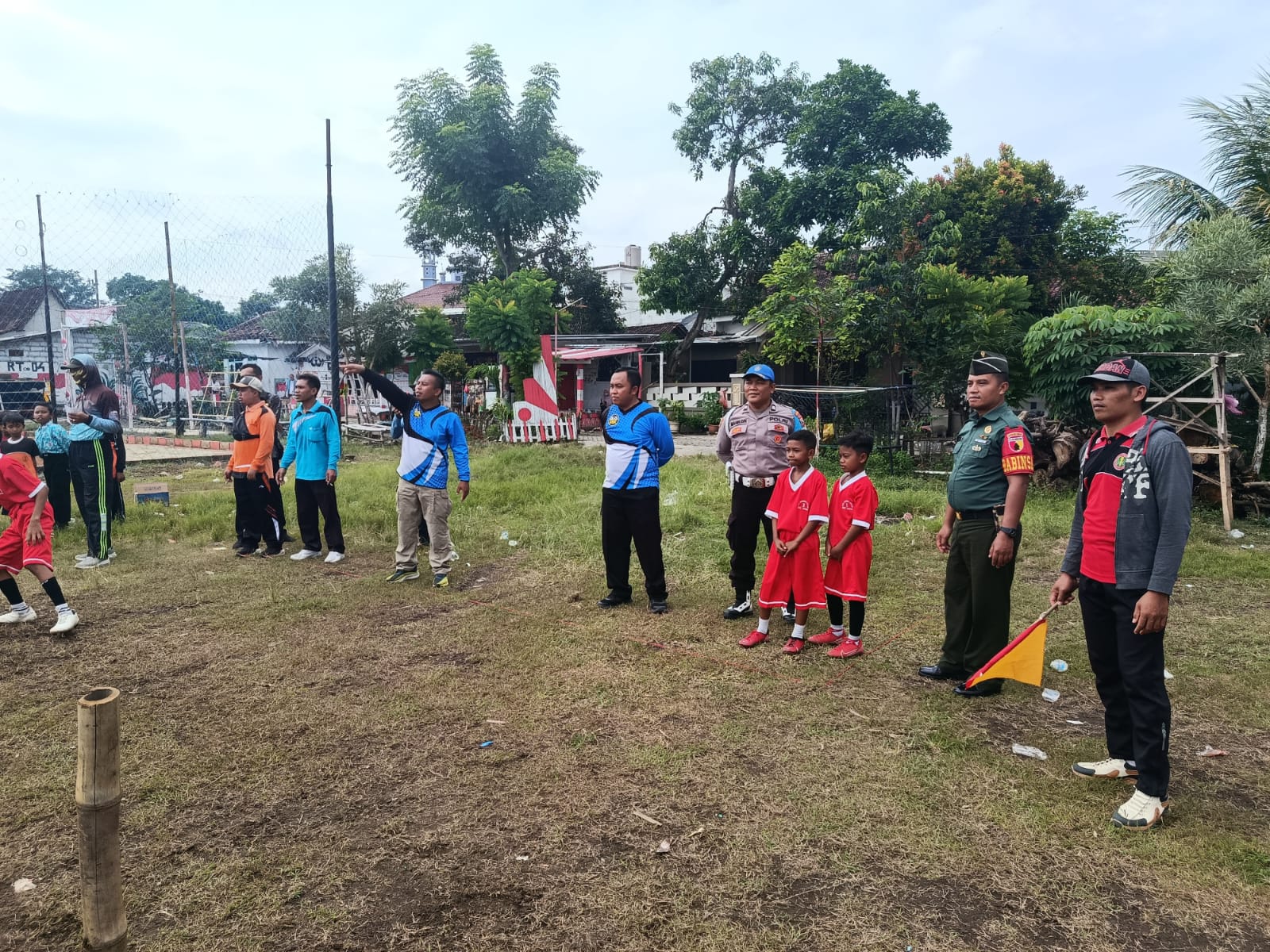 Babinsa Turun Langsung Amankan Pertandingan Gobak Sodor Anak SD