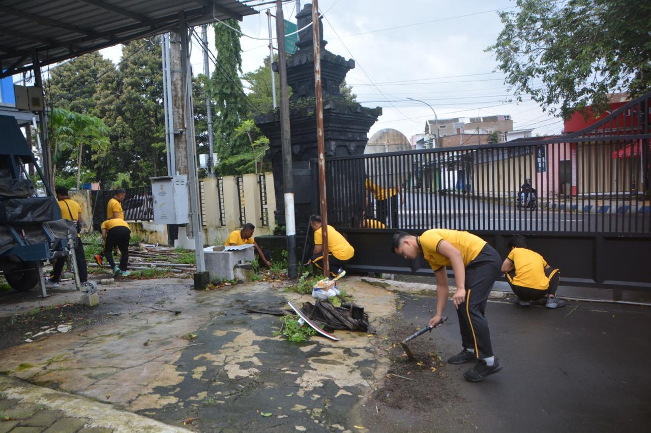 Polres Bondowoso mendukung Program Gerakan Indonesia Asri