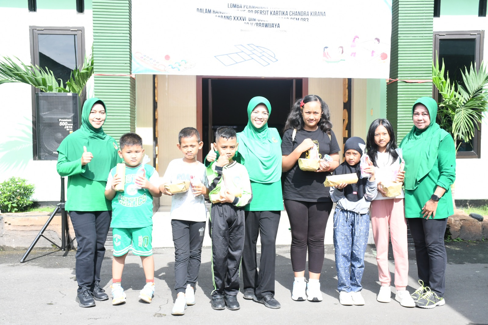 Meriahkan HUT ke-80 Persit KCK, Kodim 0822 Bondowoso Gelar Senam dan Lomba Tradisional