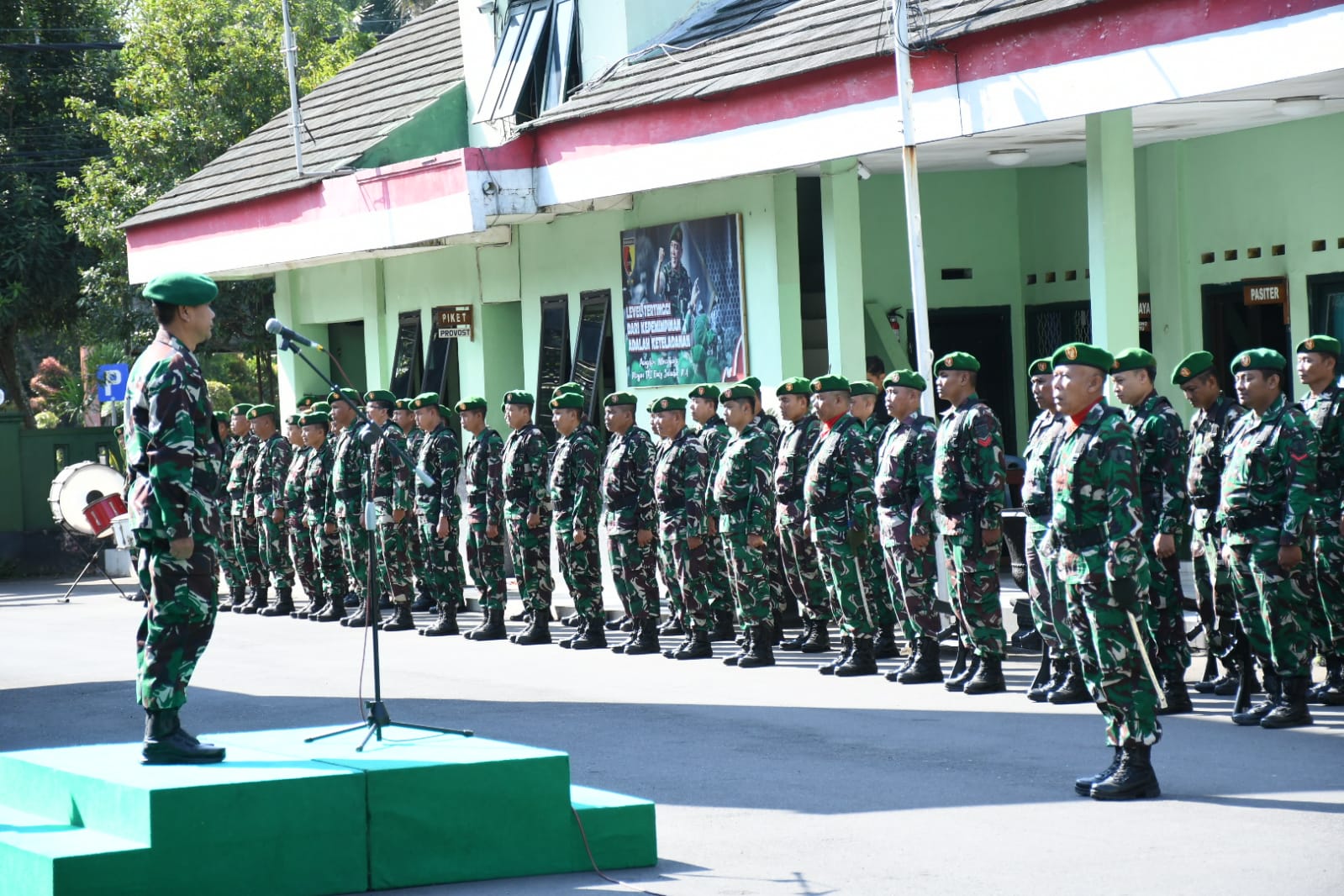 Prajurit dan PNS Kodim Bondowoso Ikuti Upacara 17-an, Pesan Pangdam: Mudik Aman, Tetap Jaga Nama Baik TNI
