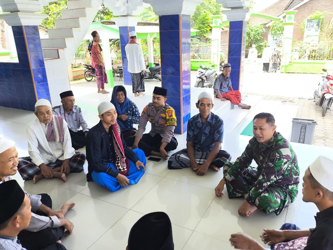 Pasca Lebaran, Babinsa Turun Langsung Pantau Harga Sembako