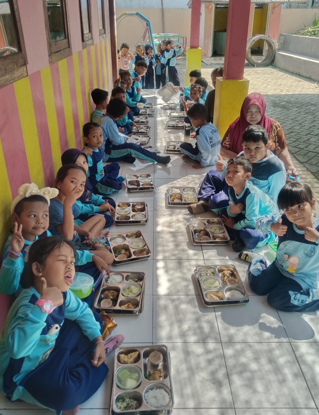 Menu Variatif dan Higienis MBG Suling Kulon 02 Disambut Antusias, Distribusi Tepat Waktu Tuai Apresiasi